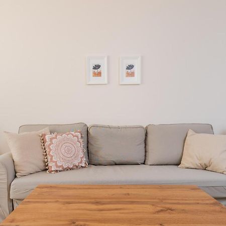 Homey 1-Bd Apartment 소피아 외부 사진
